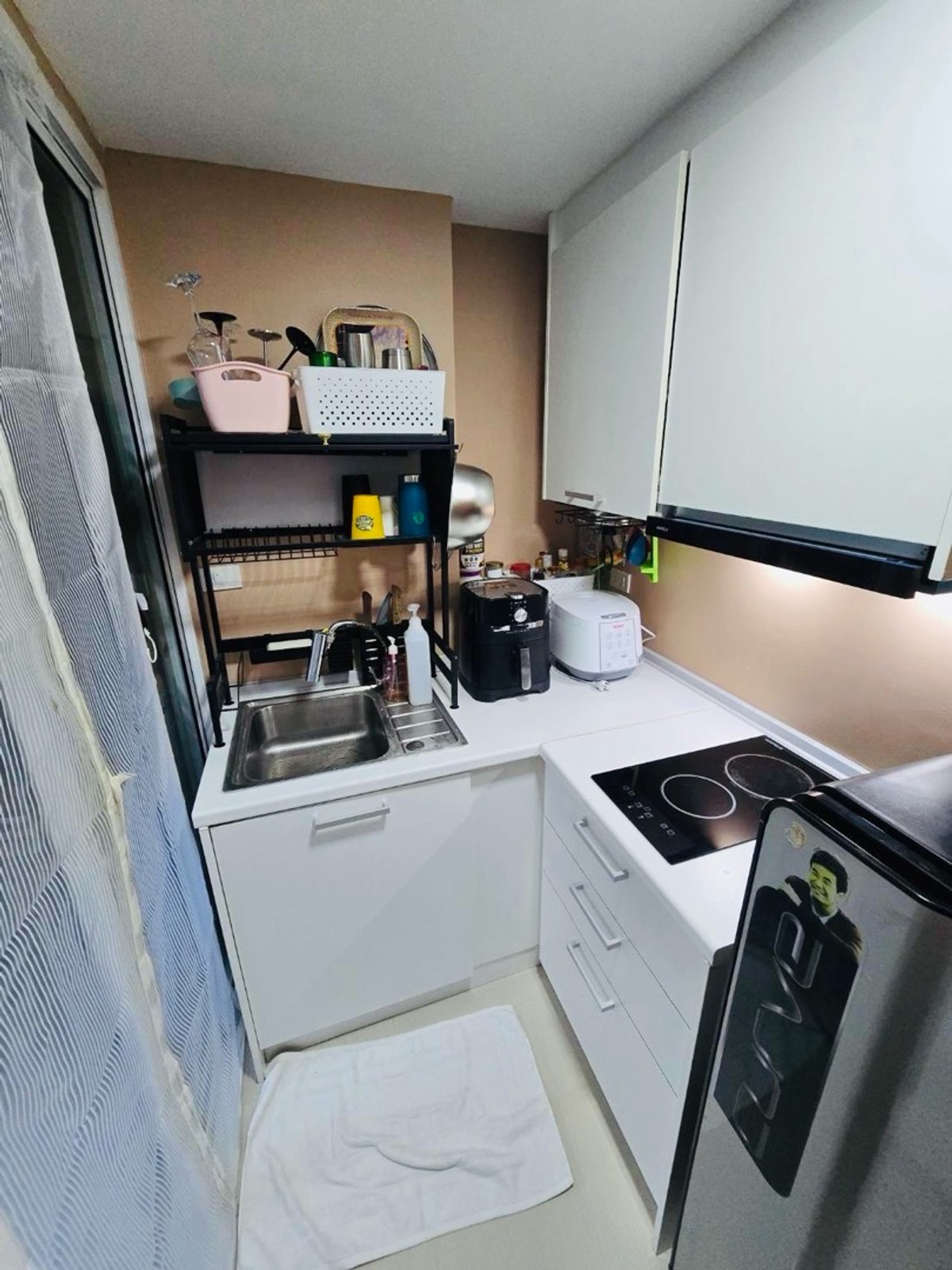 For RentCondoLadprao101, Happy Land, The Mall Bang Kapi : Luxury condo for rent on Lat Phrao Road, near the BTS, 2 bedrooms, 50 square meters, never rented to anyone.