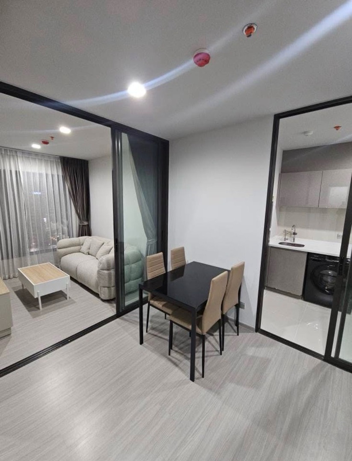 ให้เช่าคอนโดพระราม 9 เพชรบุรีตัดใหม่ RCA : #Z4899💥 090369 🔥ให้เช่าคอนโด Life Asoke - Rama 9