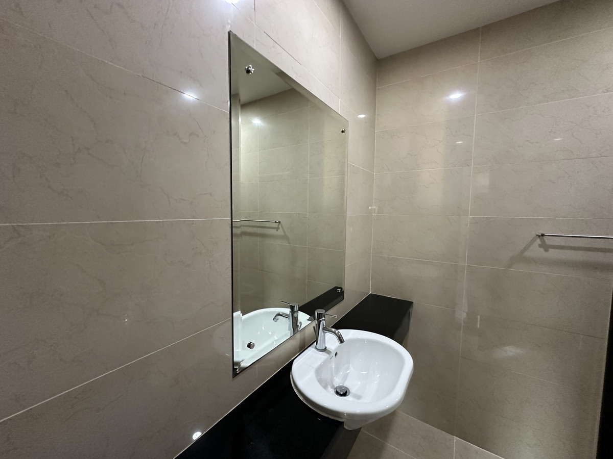 For RentCondoSukhumvit, Asoke, Thonglor : For rent: The Cadogan Private Residence, wide space, very good price, in the heart of the city, convenient to travel.