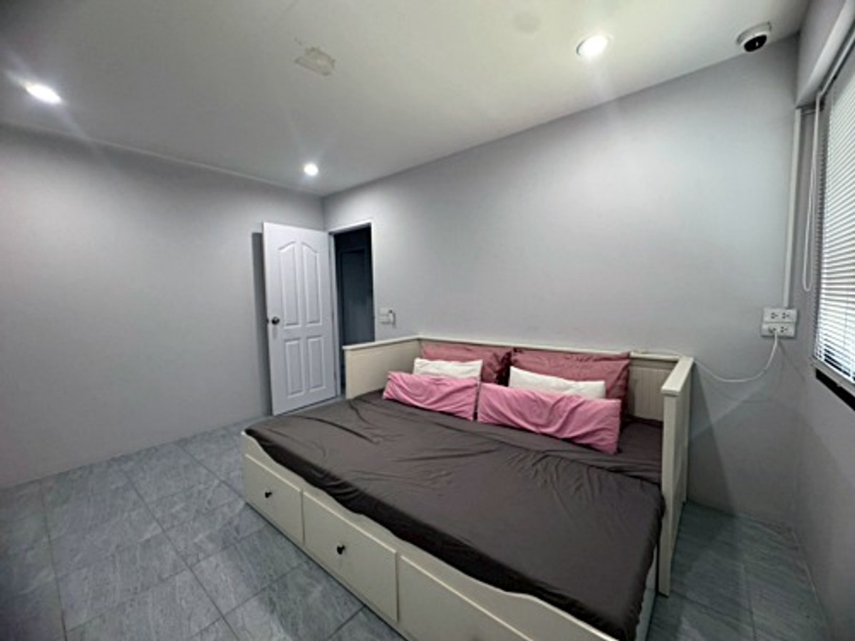 For RentTownhomeSamut Prakan,Samrong : Townhouse for rent, Soi Sukhumvit 72, prime location! Near BTS Bearing, only 450 meters! (N.2022)