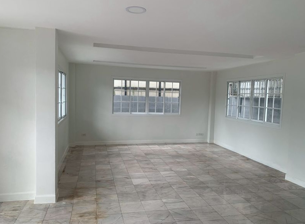 ขายบ้านลาดพร้าว101 แฮปปี้แลนด์ : ขายบ้านเดี่ยว 2 ชั้น เนื้อที่ 53 ตรว. หมู่บ้านโชคชัย คลองจั่น  ถนนนวมินทร์ 81 แยก 3-27 แขวงนวมินทร์ เขตบึงกุ่ม ใกล้ถนนสายหลักหลายสาย เดอะมอลล์ บางกะปิ ตลาดสดอินทารักษ์ มหาวิทยาลัยรามคำแหง ใกล้ นิด้า