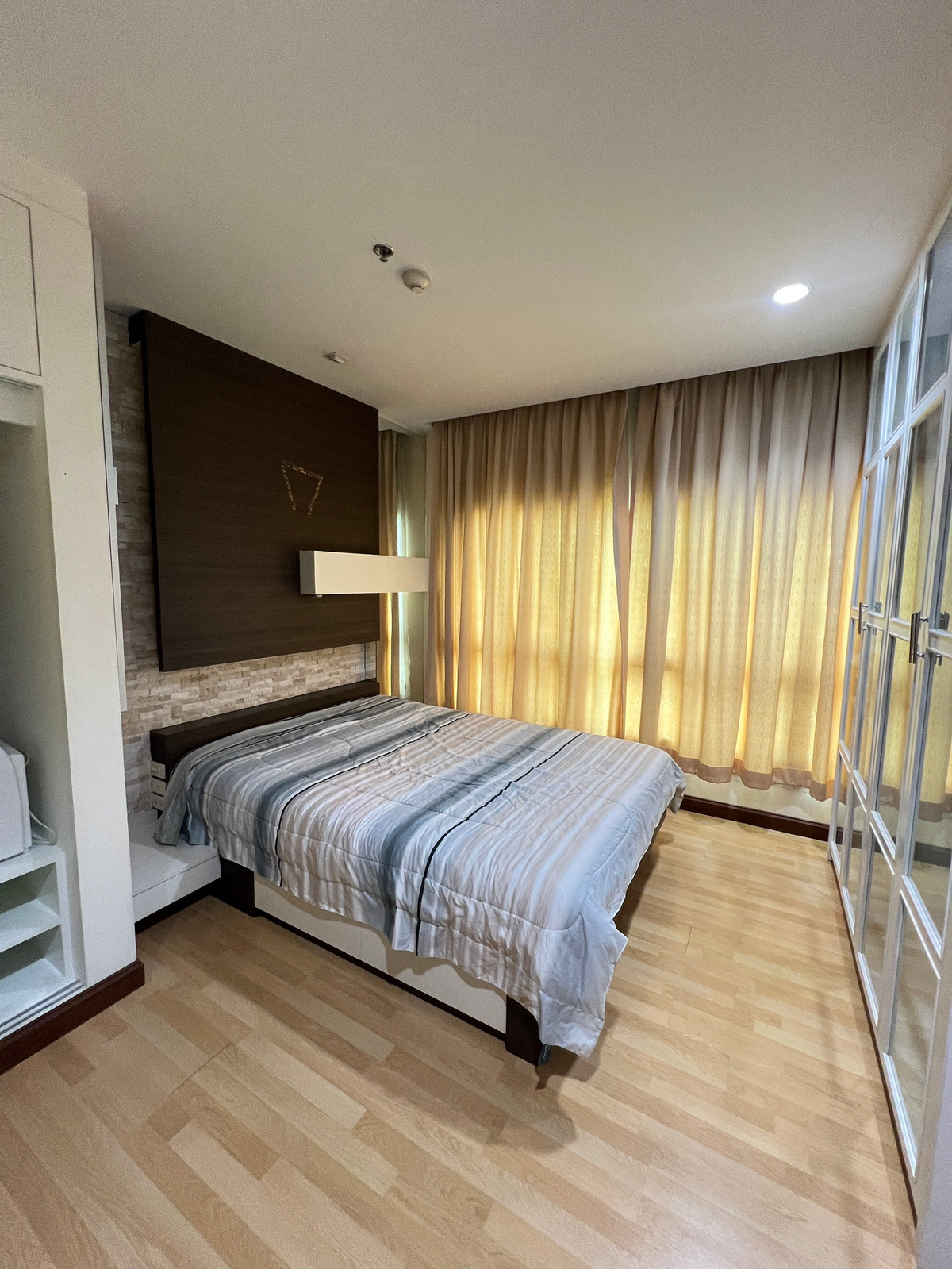 ให้เช่าคอนโดพระราม 9 เพชรบุรีตัดใหม่ RCA : 🦊HunterCondo 🦊ให้เช่า PG RAMA9 ✨ติด MRT พระราม 9 - 200 เมตร✨