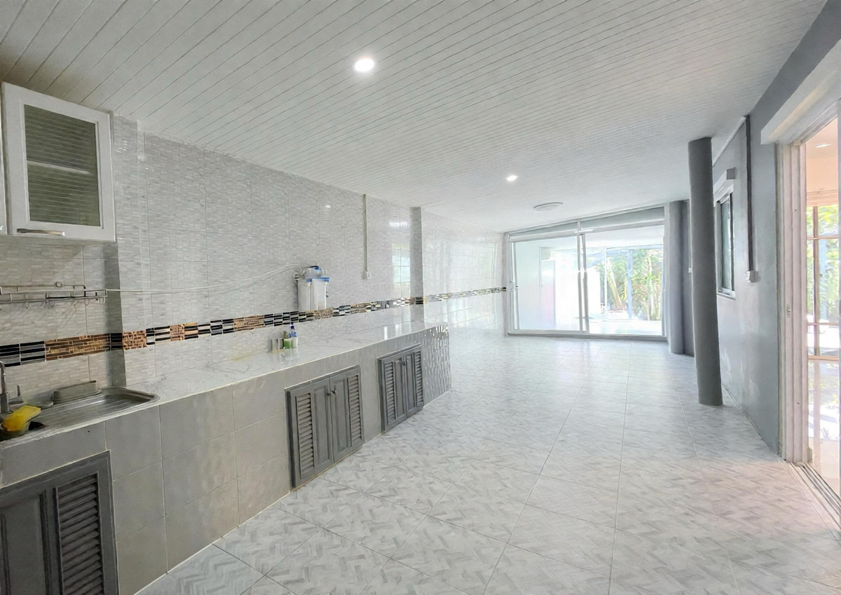 ขายบ้านเกษตรศาสตร์ รัชโยธิน : ขายบ้านเดี่ยว เดอะแพลนท์ วงแหวน-รามอินทรา เนื้อที่ 80.1 ตรว. หลังริม ทำเลดี การเดินทางสะดวก ใกล้ทางด่วน ใกล้แฟชั่น ใกล้แจ๊สคู้บอน