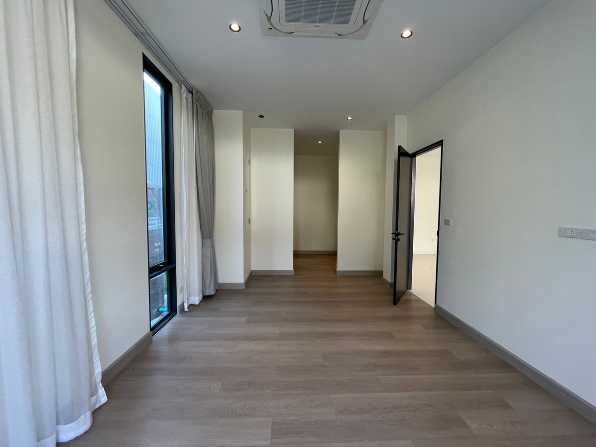 For SaleHouseChokchai 4, Ladprao 71, Ladprao 48, : Super Luxury THIRRA Ladprao detached house for sale – highest level of privacy On a potential location near MRT Phawana