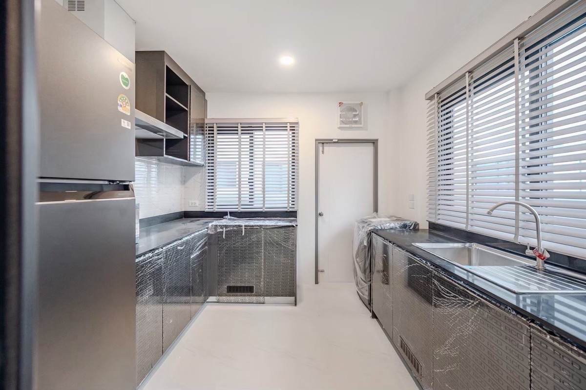 For SaleHouseBangna, Bearing, Lasalle : Luxury detached house , next to Mega-Bangna, many international schools and hospitals, fully furnished 