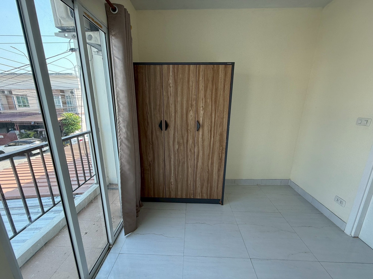 For RentTownhomePattanakan, Srinakarin : P-2967 For rent!  Townhome Willetlight Pattanakarn 38 ready to move in.
