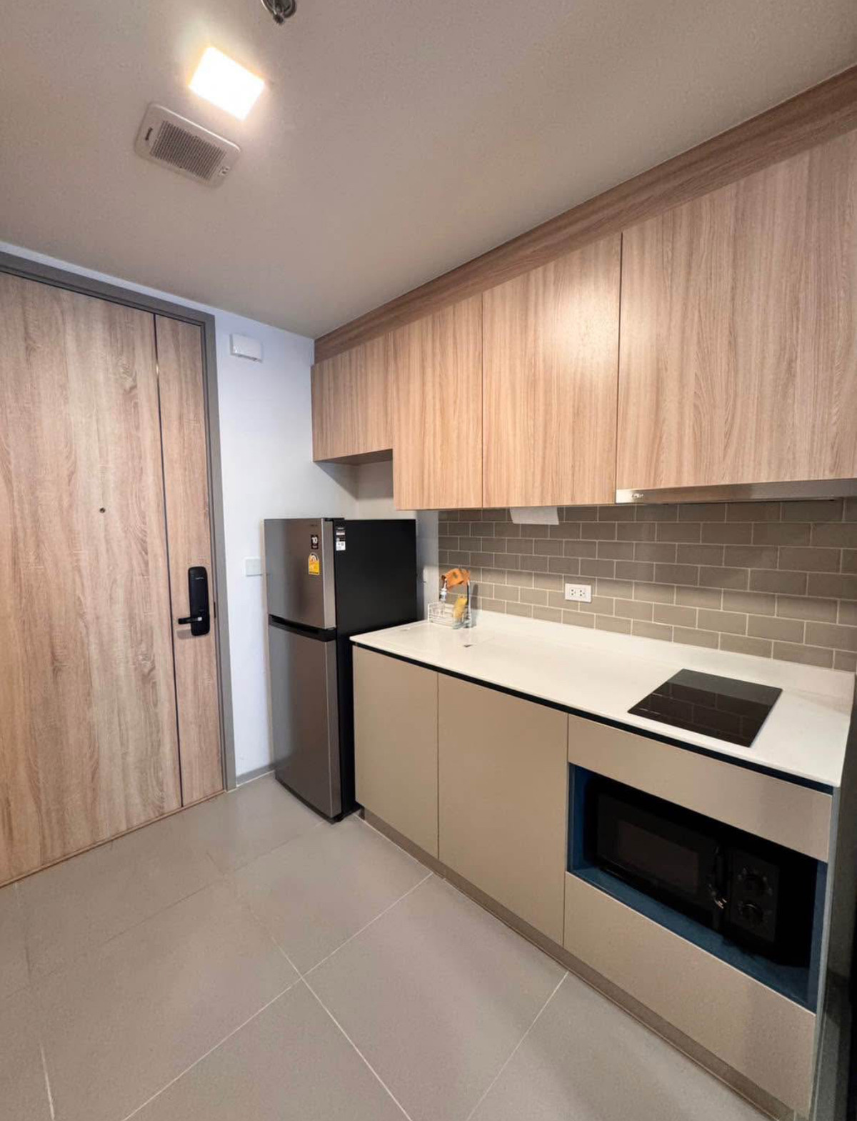 ให้เช่าคอนโดราชเทวี พญาไท : เช่าด่วน! เจ้าของใจดีมากก XT Phayathai  available nowww   มี wifi ให้แล้ว 1b1b ตำแหน่งไม่ร้อน ชั้นเตี้ย วิวดี ห้องสงบมาก ๆ ห้ามพลาดเลย! 0876358339 