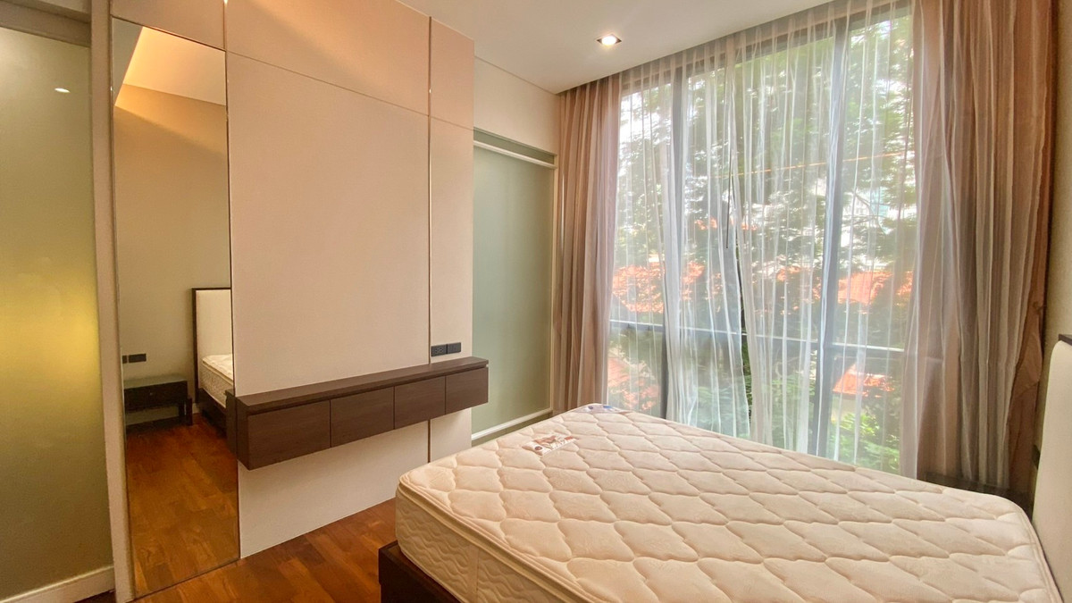 For RentCondoSukhumvit, Asoke, Thonglor : Condo for rent Domus 18, 3 bedrooms, 250 sq m, Sukhumvit-Asoke area, near BTS Asoke.