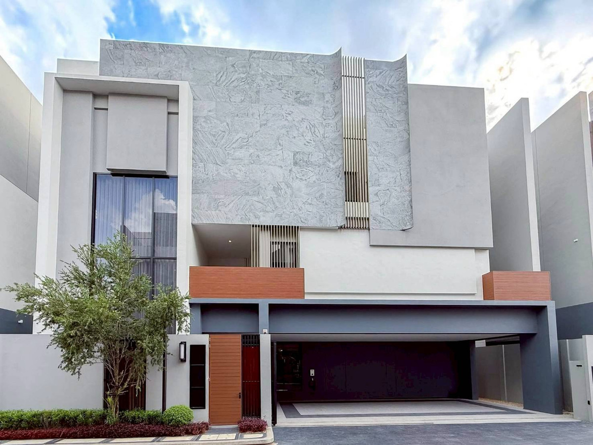 ให้เช่าบ้านพัฒนาการ ศรีนครินทร์ : ให้เช่า BuGaan กรุงเทพกรีฑา บ้านเดี่ยว 3 ชั้น พร้อมลิฟต์ส่วนตัว Please call: 082-894-4624