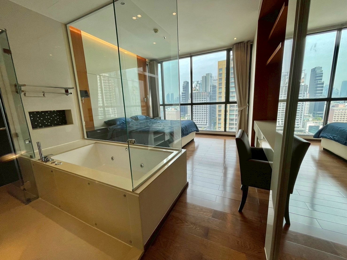 For RentCondoSukhumvit, Asoke, Thonglor : Condo for rent The Address Sukhumvit 28 fully furnished. Ready to move in!