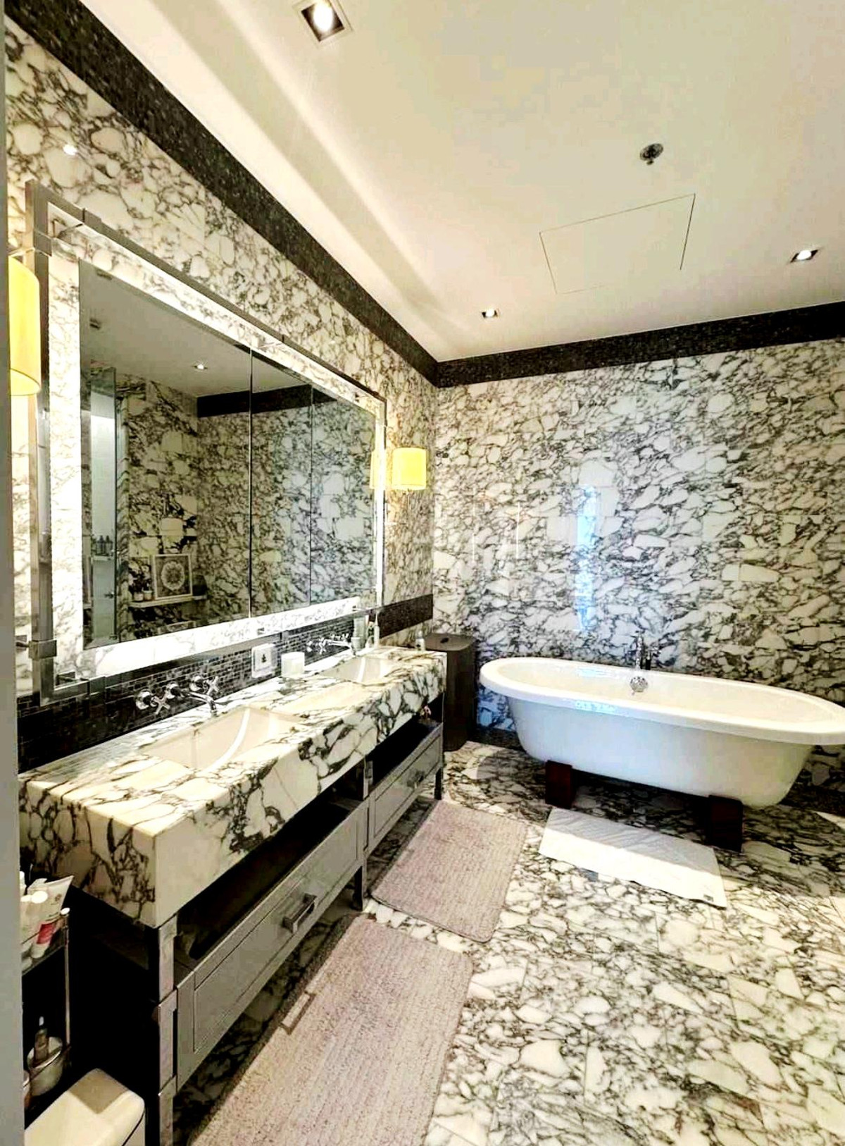 For RentCondoSathorn, Narathiwat : (For Rent🔥)📍The Ritz-Carlton Residences Bangkok | 2B3B 126 SQM | Ultra-luxury Pet-friendly condo 🐶🐱