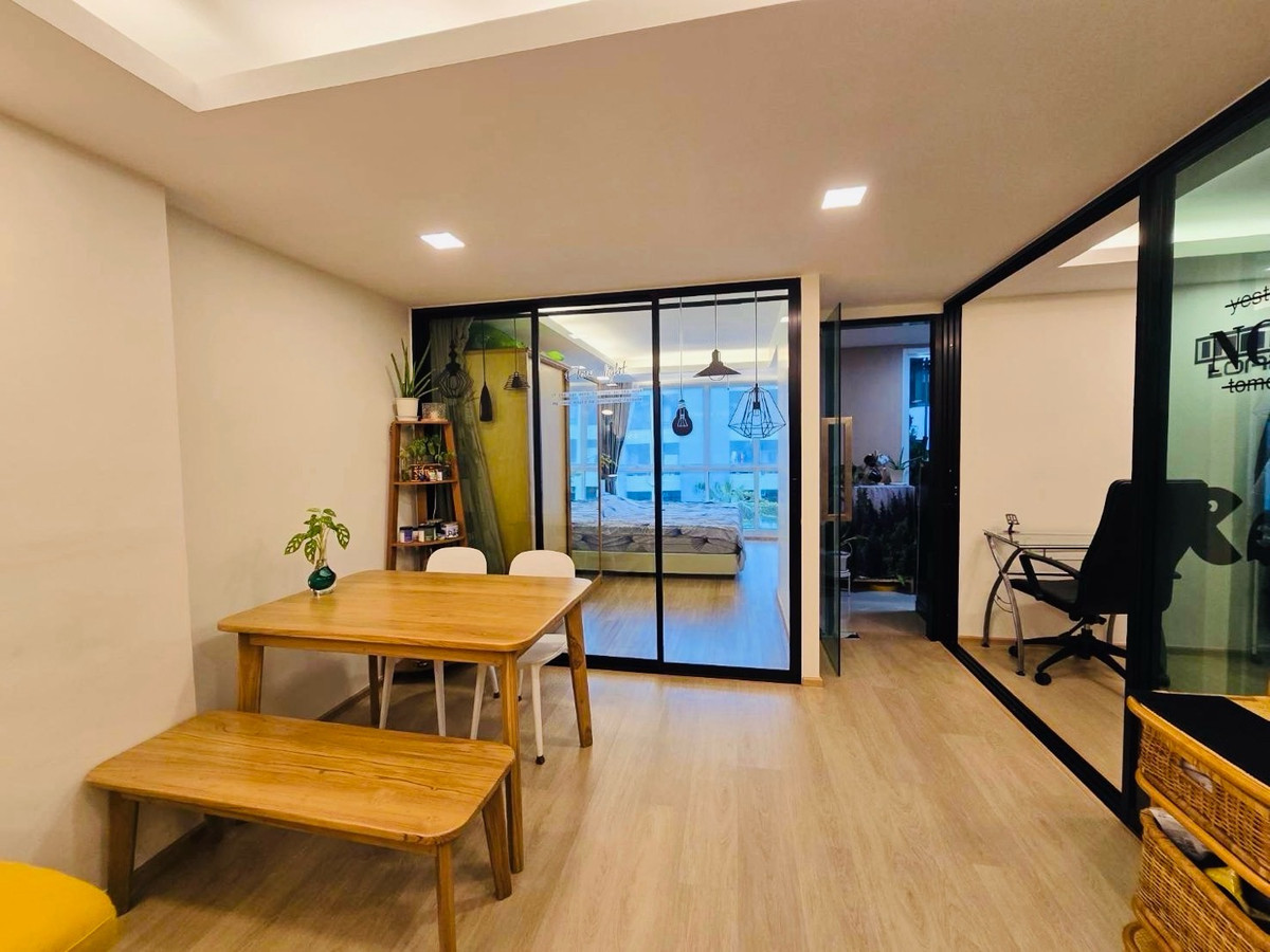 For RentCondoLadprao101, Happy Land, The Mall Bang Kapi : Luxury condo for rent on Lat Phrao Road, near the BTS, 2 bedrooms, 50 square meters, never rented to anyone.