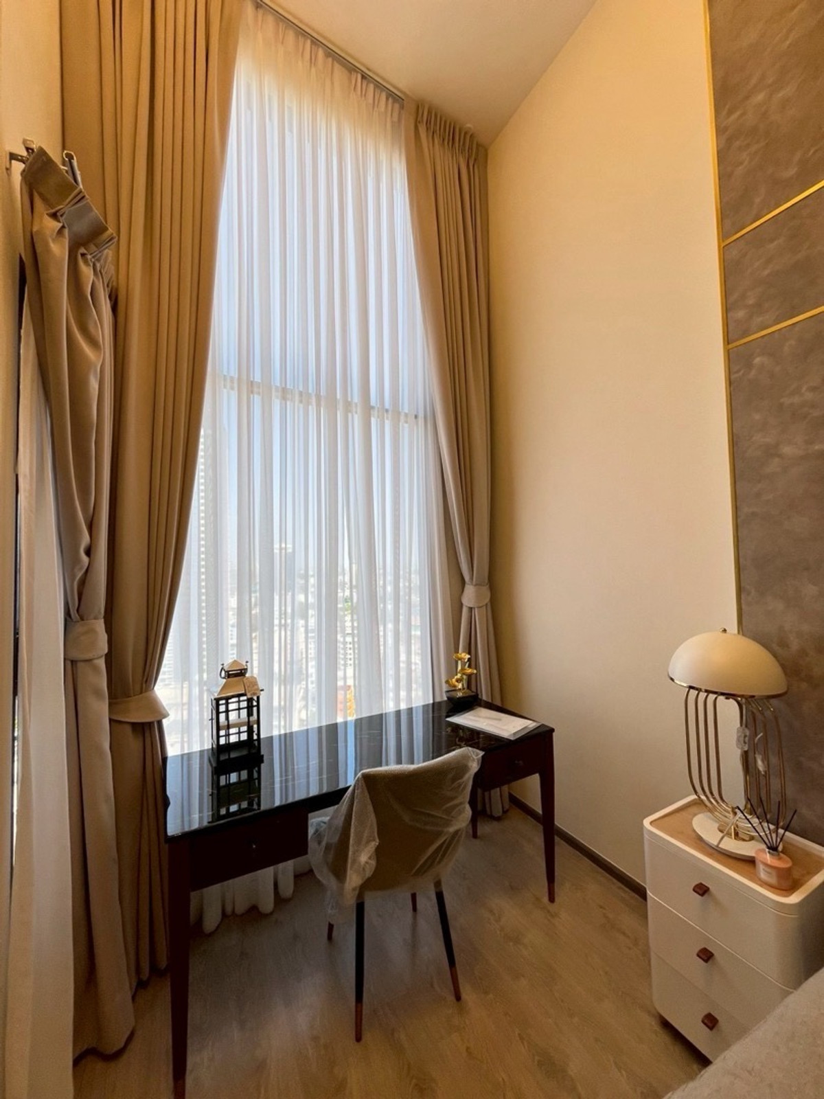 For RentCondoRatchadapisek, Huaikwang, Suttisan : ⭐️SOHO BANGKOK⭐️ Duo Duplex 38sq.m 28k Contact Us🌈