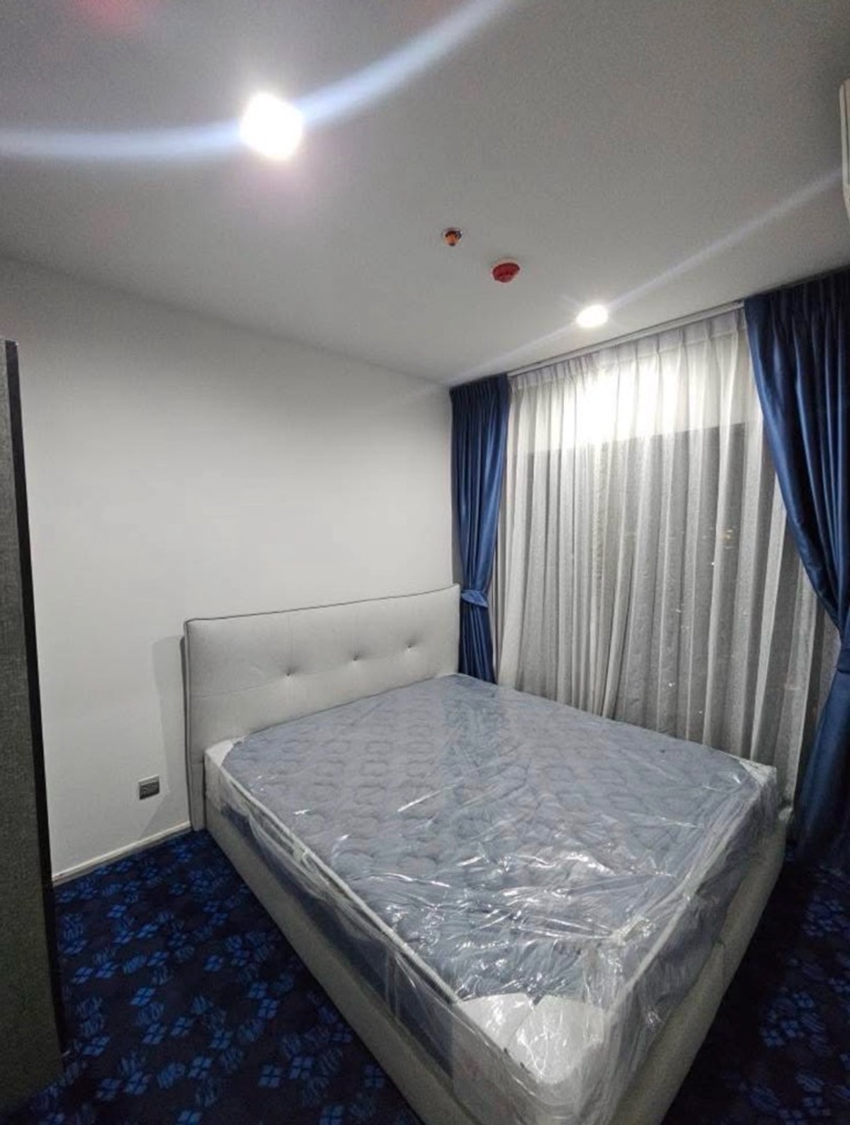 ให้เช่าคอนโดพระราม 9 เพชรบุรีตัดใหม่ RCA : #Z4899💥 090369 🔥ให้เช่าคอนโด Life Asoke - Rama 9