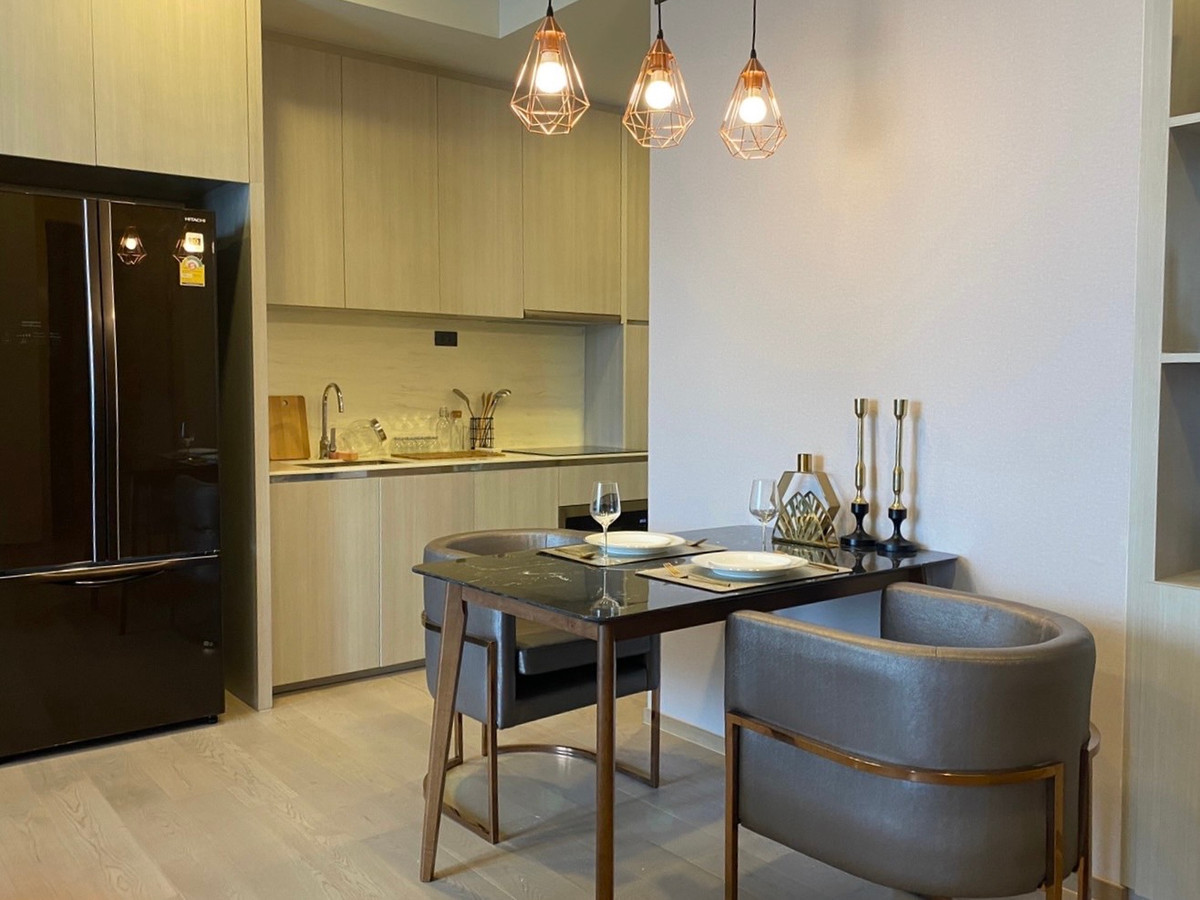 For RentCondoSukhumvit, Asoke, Thonglor : 🏙 For Rent – ​​Siamese Exclusive 42, a luxury condo in the heart of Sukhumvit, near BTS Ekkamai, very convenient to travel.