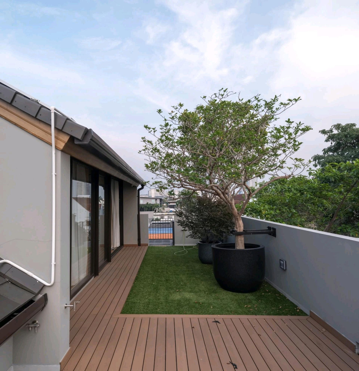 ให้เช่าบ้านลาดพร้าว เซ็นทรัลลาดพร้าว : 🔥🔥🔥บ้านหรูระดับ Ultra Luxury ออกแบบเพื่อการอยู่อาศัยในเมืองร้อนอย่างแท้จริง บนสังคมส่วนตัวเพียง 10 ยูนิต เท่านั้น💚🎠🎠💚💚