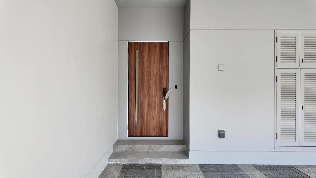 ขายบ้านปิ่นเกล้า จรัญสนิทวงศ์ : Grand Bangkok Boulevard Pinklao-Kanchana บ้านหลังมุมติดสวน ขนาดใหญ่ 620 ตร.ม. Please call: 082-894-4624