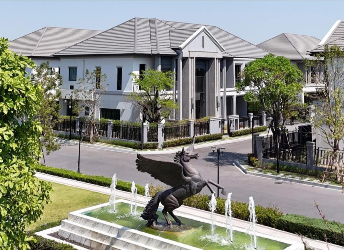 ขายบ้านปิ่นเกล้า จรัญสนิทวงศ์ : Grand Bangkok Boulevard Pinklao-Kanchana บ้านหลังมุมติดสวน ขนาดใหญ่ 620 ตร.ม. Please call: 082-894-4624