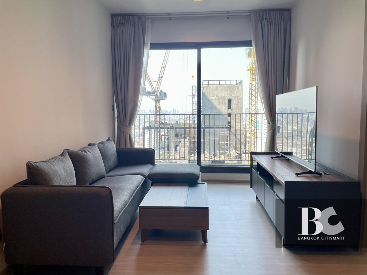 ให้เช่าคอนโดพระราม 9 เพชรบุรีตัดใหม่ RCA : 🔥 Hot Deal 2 bedrooms for rent at Life asoke rama9 🔥