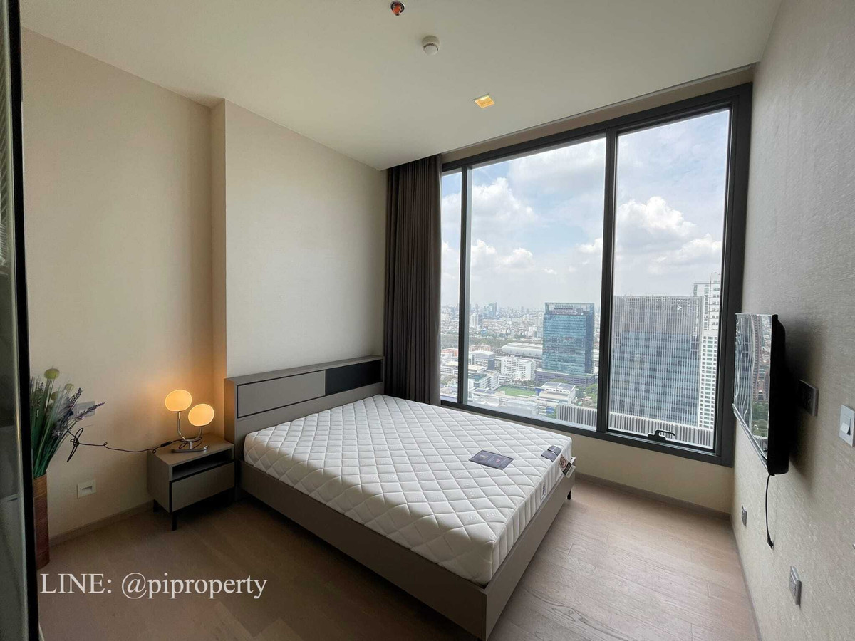 ให้เช่าคอนโดสุขุมวิท อโศก ทองหล่อ : ให้เช่าห้องชุด 1 ห้องนอน ตกแต่งครบครัน ที่ Esse Asoke ชั้นสูง หันหน้าไปทางทิศเหนือ อากาศเย็นสบาย ทำเลดีเยี่ยมในย่านอโศก ใกล้รถไฟฟ้า BTS และ MRT