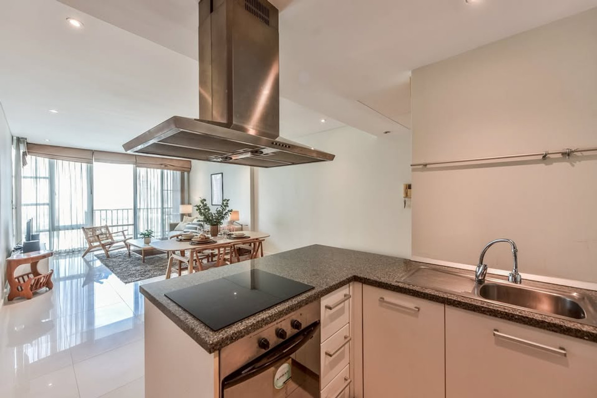 For RentCondoSukhumvit, Asoke, Thonglor : 🐶 Rare Pet-Friendly Luxury Condo on Sukhumvit Road! 96 sqm | 350m to BTS Ekkamai | High Privacy