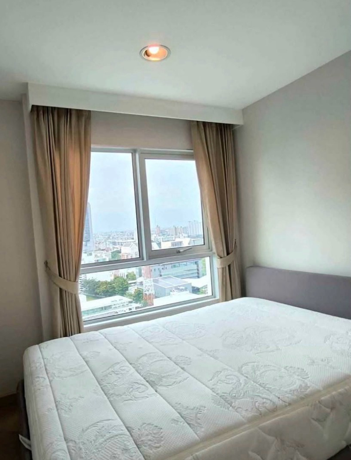 ให้เช่าคอนโดพระราม 9 เพชรบุรีตัดใหม่ RCA : #R9598   🎉 100369 ให้เช่าคอนโด Belle Grand Rama 9 