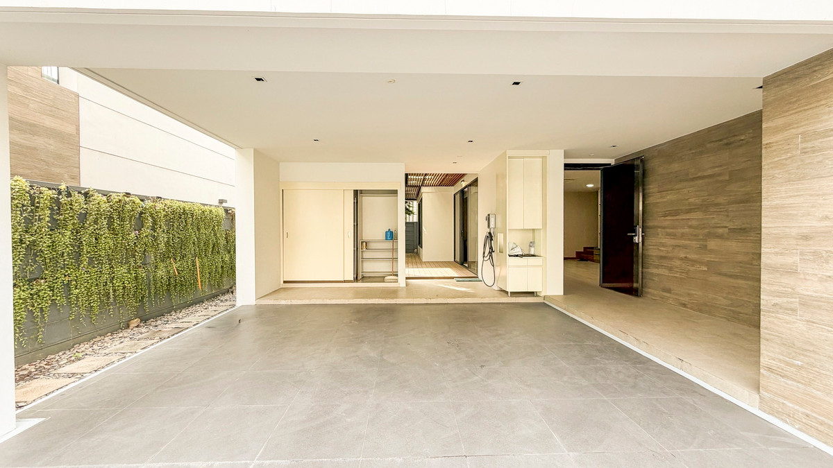 บ้านพระราม 9 เพชรบุรีตัดใหม่ RCA : 🏡 บ้านโครงการ Parc Priva | บ้านเดี่ยว 3 ชั้น 5+1 ห้องนอน ย่านห้วยขวาง กรุงเทพฯ