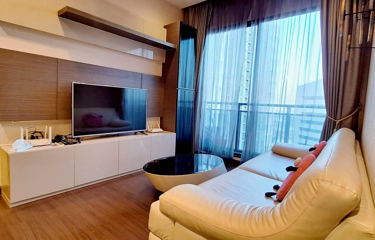 ให้เช่าคอนโดรัชดา ห้วยขวาง : ✨ Rare Item! ให้เช่า Ivy Ampio ห้อง Combine ขนาดใหญ่ สุดหรู 🏙️