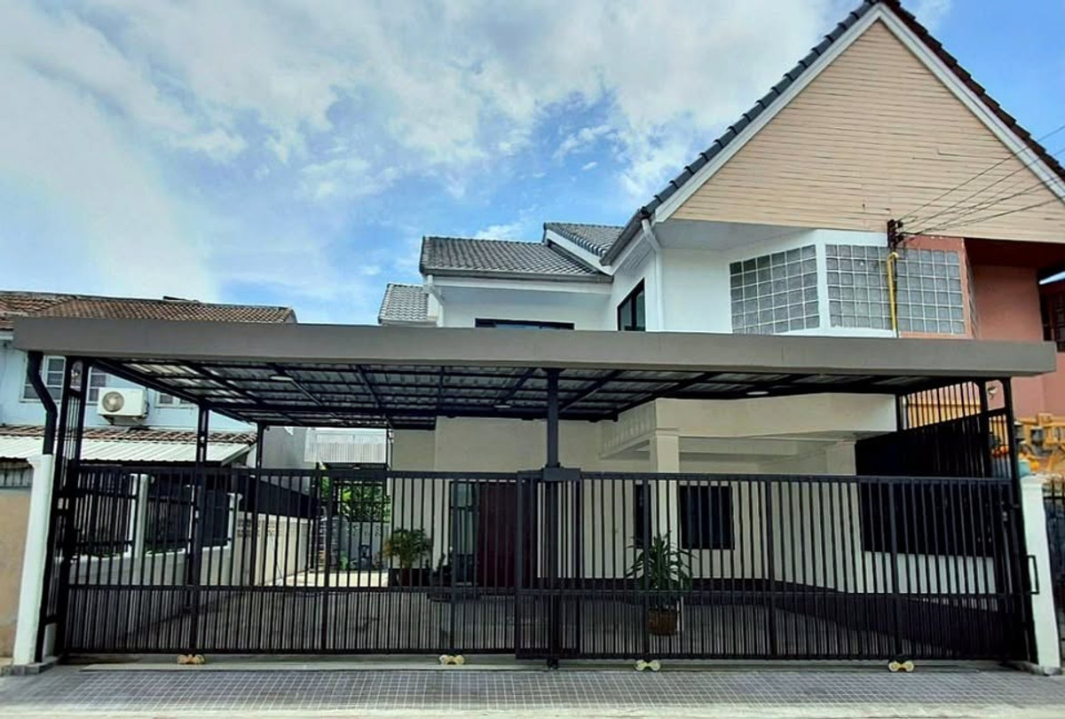 For RentHouseNonthaburi, Bang Yai, Bangbuathong : 4Bedroom House, 51 sq.wa., near MRT Saimai Station (less than 1 km walk), 3 Parking Spaces, Suitable for Company Registration