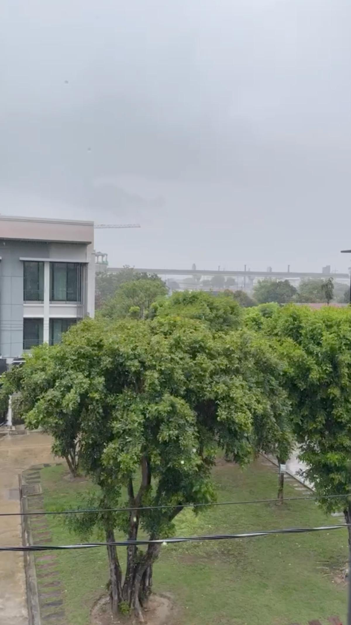 For RentTownhomeRattanathibet, Sanambinna : Townhouse for rent, corner plot, Baan Klang Muang Rattanathibet