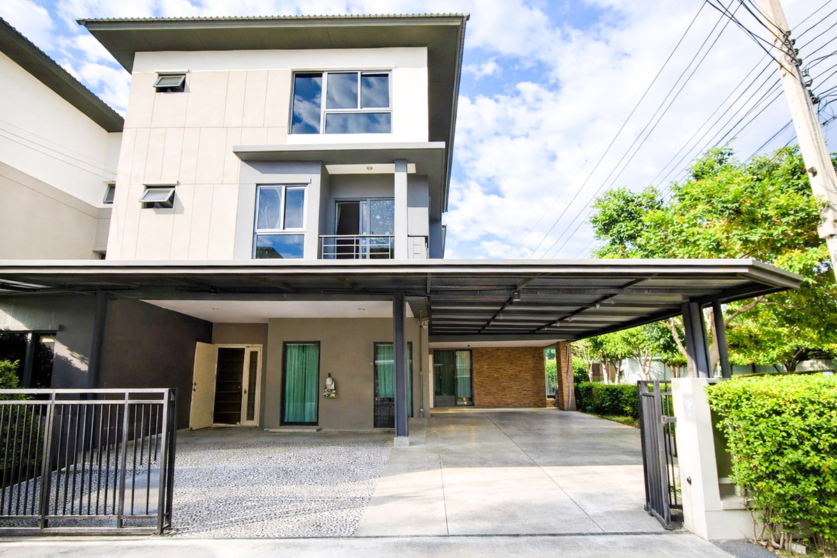 For SaleTownhomeLadkrabang, Suwannaphum Airport : Baan Klang Muang The Edition Rama 9 - Pattanakarn / 4 Bedrooms (FOR SALE) FONT059