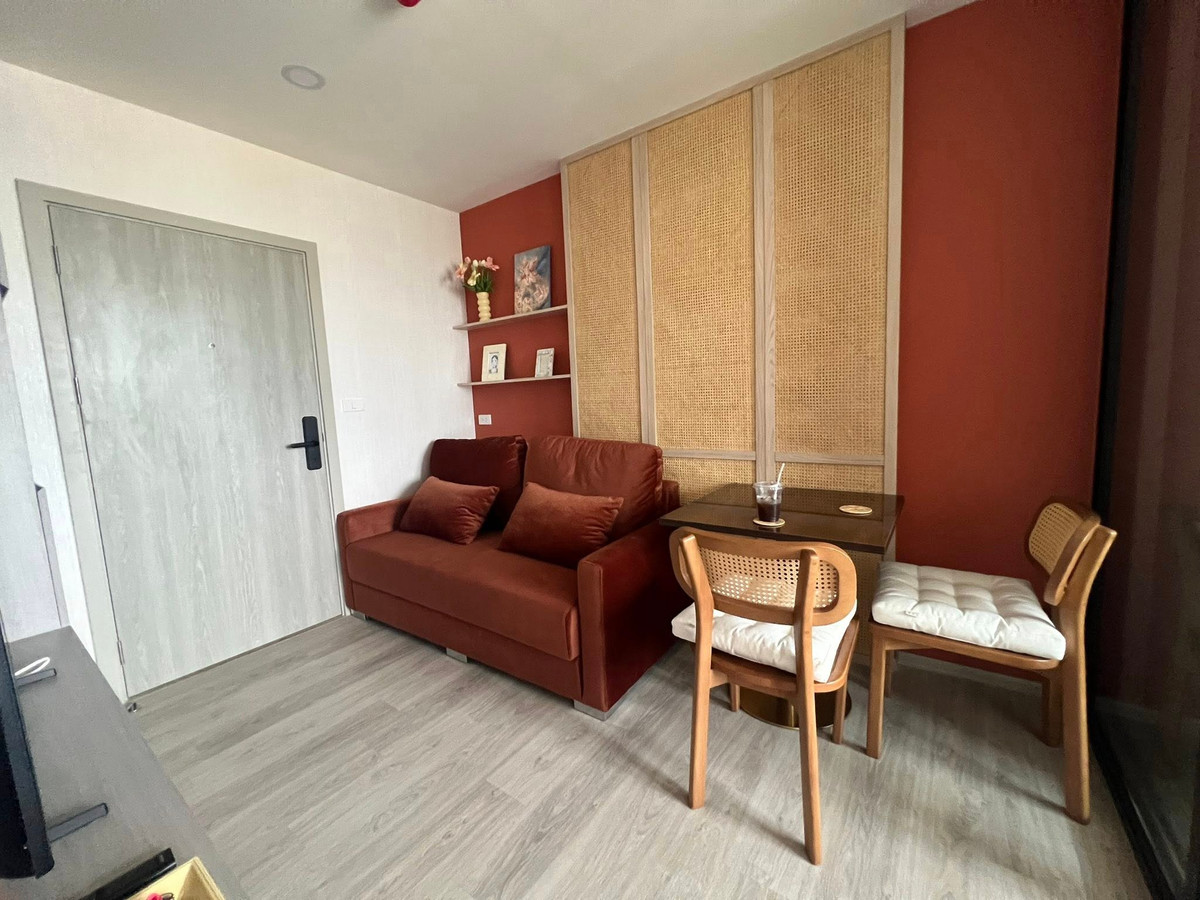 For RentCondoVipawadee, Don Mueang, Lak Si : Condo, good location, fully furnished, beautifully decorated, for rent in Phahon Yothin-Don Mueang area, near BTS Sai Yut, only 130 meters.