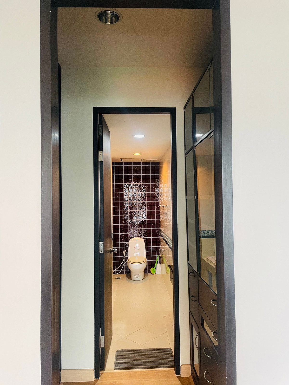 For RentCondoSukhumvit, Asoke, Thonglor : Condo for rent, City Smart Sukhumvit 18, near BTS Asoke, MRT Sukhumvit, beautiful room, good price, fully furnished. Ready to move in