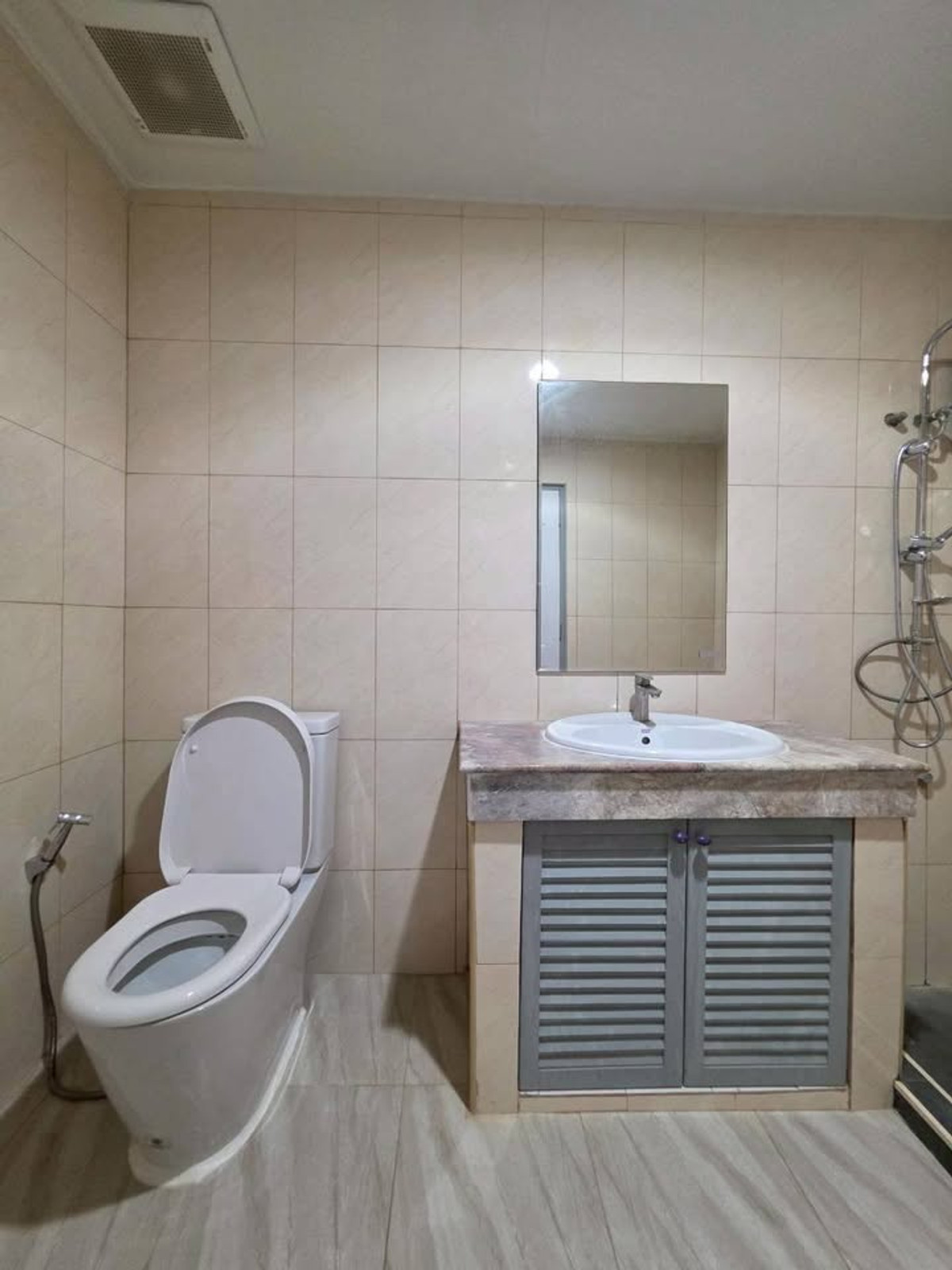 For RentHouseNonthaburi, Bang Yai, Bangbuathong : 4Bedroom House, 51 sq.wa., near MRT Saimai Station (less than 1 km walk), 3 Parking Spaces, Suitable for Company Registration