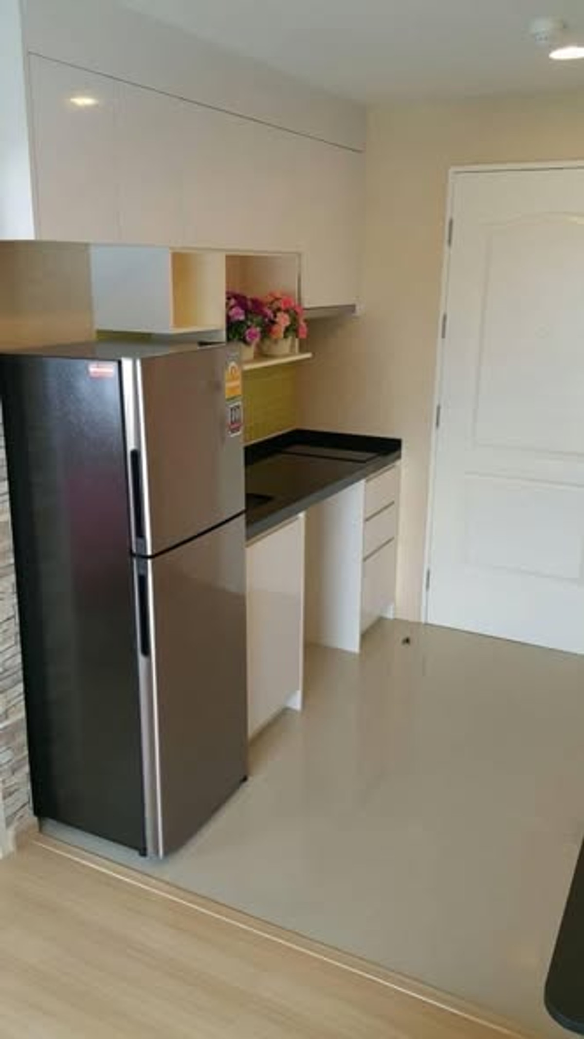 For RentCondoThaphra, Talat Phlu, Wutthakat : Bangkok Horizon Ratchada Thapra【𝐑𝐄𝐍𝐓】🔥A room with brown tones, bright and airy, pleasing to the eye.🔥 Contact Line ID: @hacondo