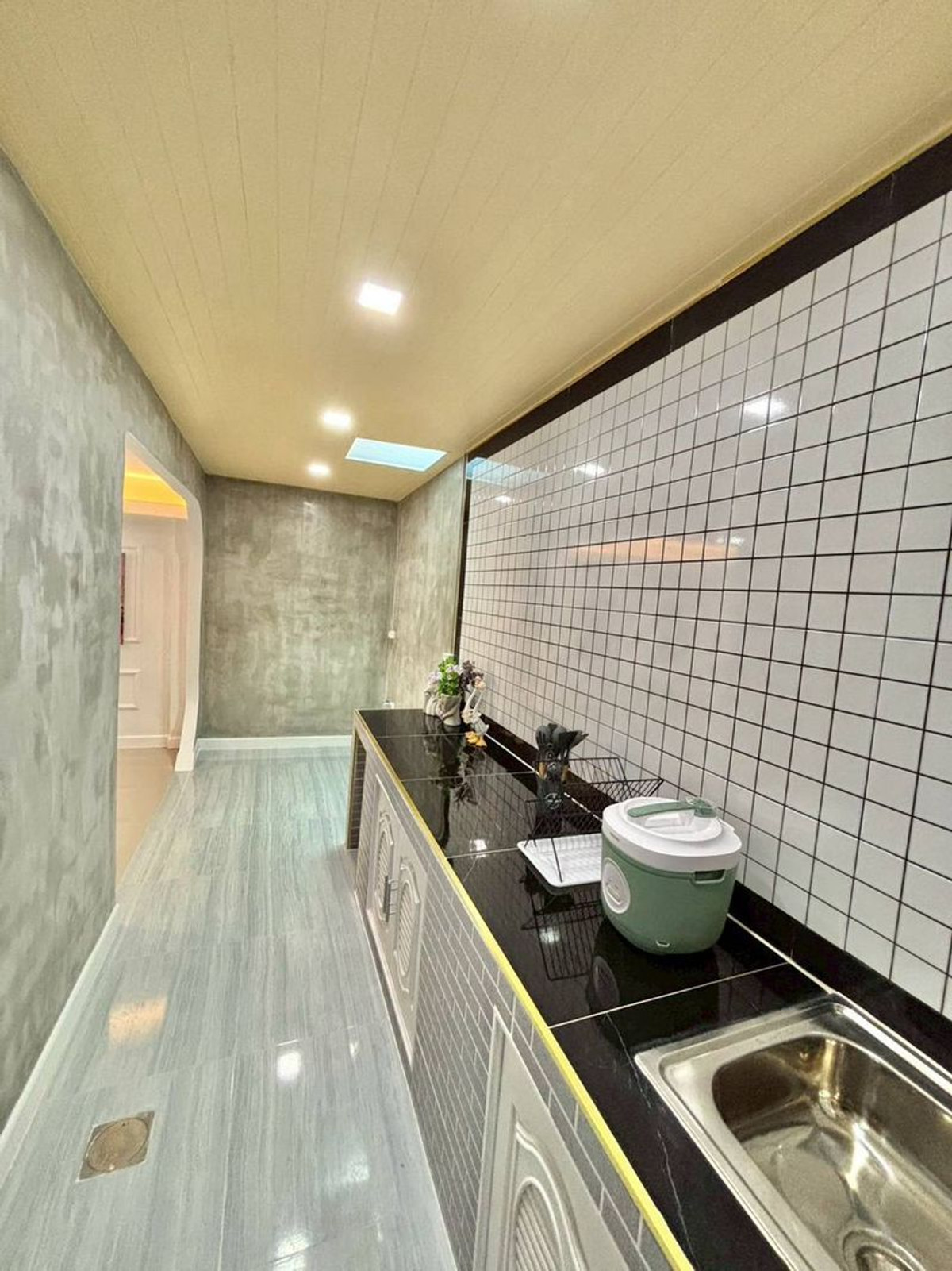 For SaleTownhomePathum Thani,Rangsit, Thammasat : 2-story townhouse for sale, Piyawararom Village, Khlong 4, area 24 square wah, 3 bedrooms, Bueng Yitho Subdistrict, Thanyaburi District, Pathum Thani Province.