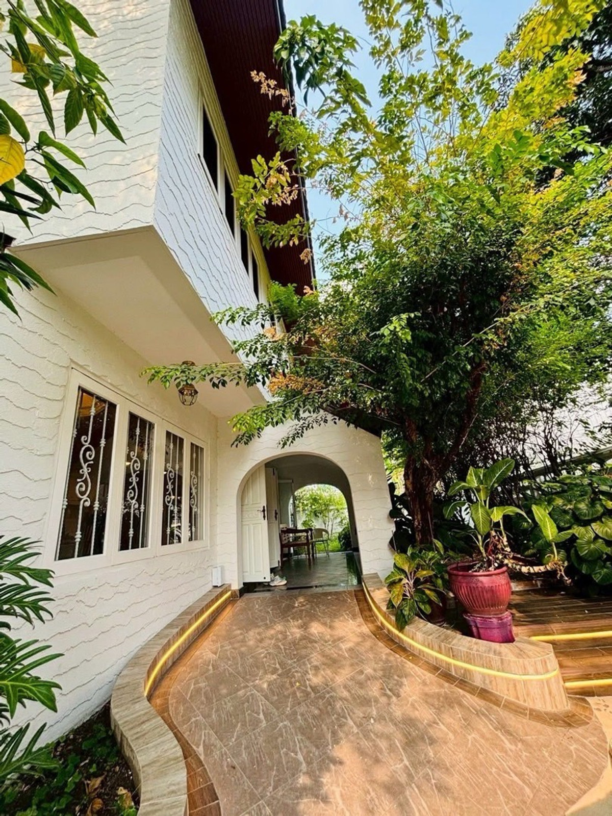 For RentHouseSukhumvit, Asoke, Thonglor : Luxury Private House for Rent near Sukhumvit 50