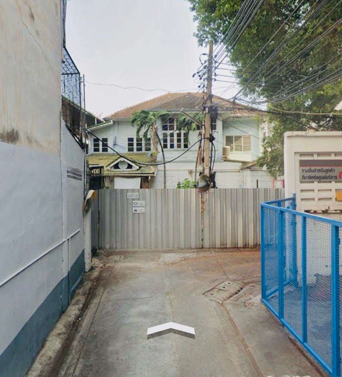 For SaleLandSilom, Saladaeng, Bangrak : Land for sale on Surawong Road, 333 sq m, 50 meters into the alley, near Surawong Shark Fin Ping.
