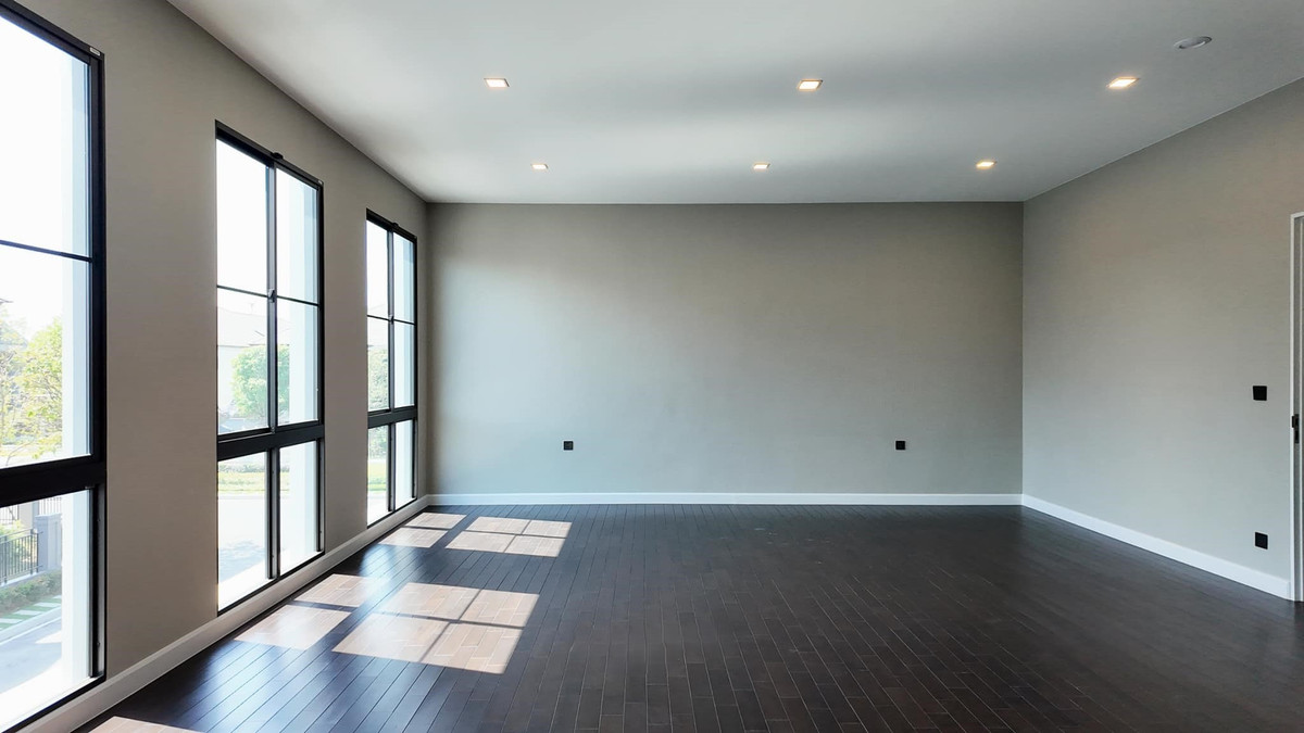 ขายบ้านปิ่นเกล้า จรัญสนิทวงศ์ : Grand Bangkok Boulevard Pinklao-Kanchana บ้านหลังมุมติดสวน ขนาดใหญ่ 620 ตร.ม. Please call: 082-894-4624