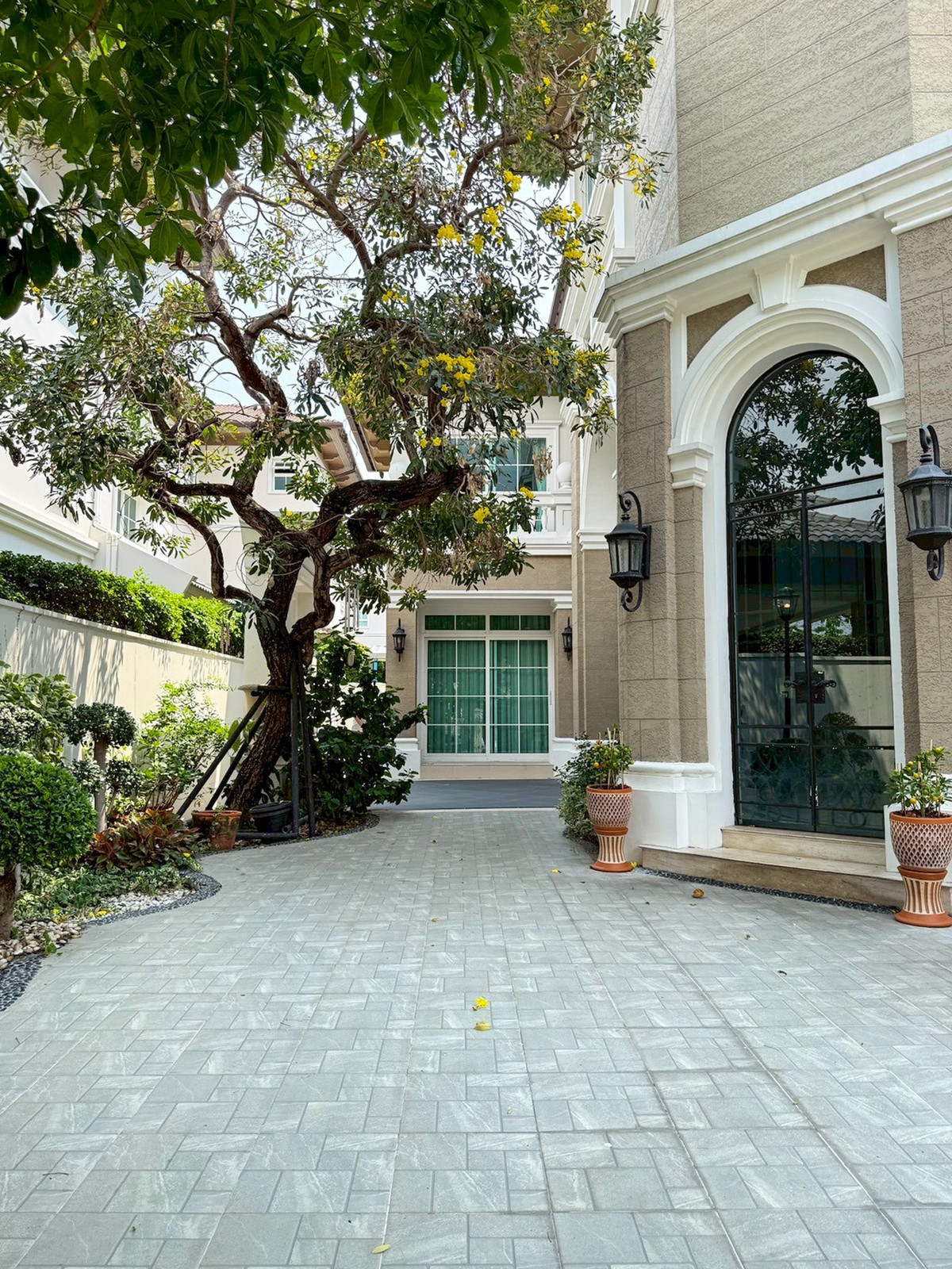 ขายบ้านพระราม 2 บางขุนเทียน : Ladawan Rama 2 บ้านเดี่ยว 3 ชั้น พร้อมลิฟต์ส่วนตัว ที่ดิน 121 ตร.วา พื้นที่ใช้สอย 434 ตร.ม. Please call: 082-894-4624