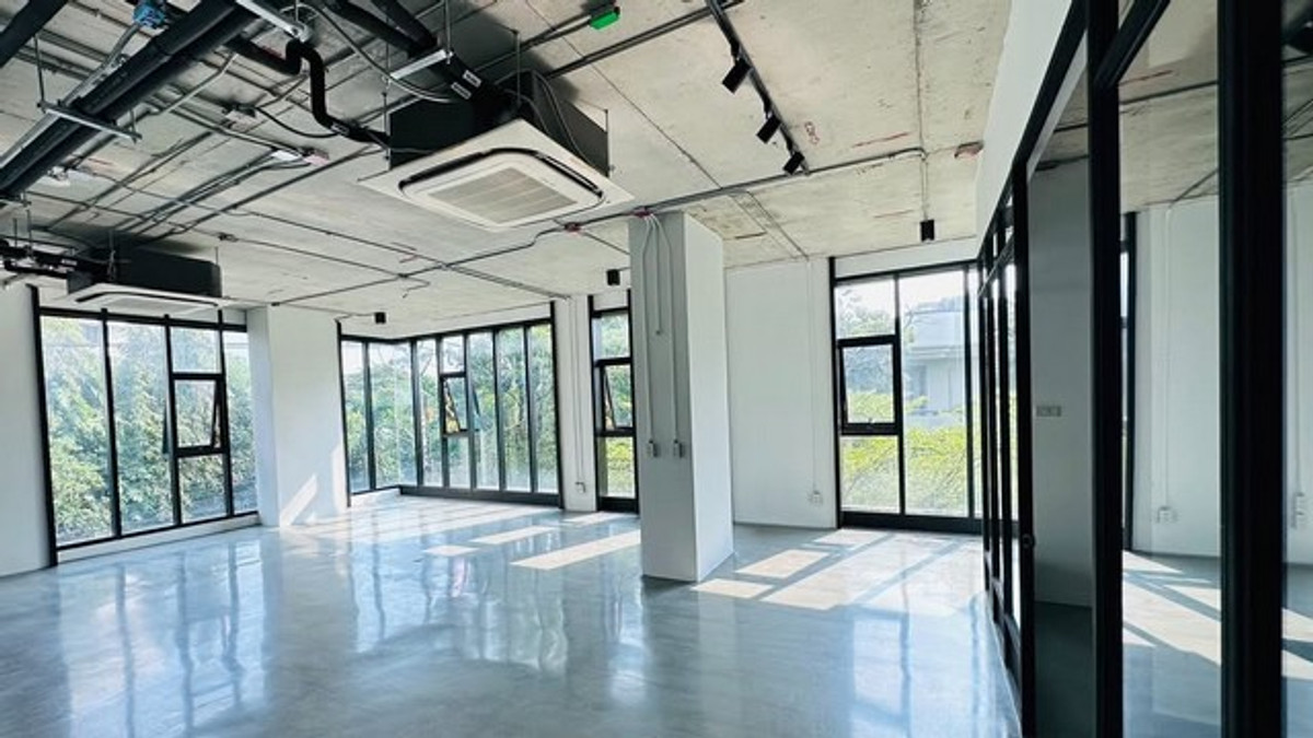 ให้เช่าสำนักงานอารีย์ อนุสาวรีย์ : HR3287ให้เช่าพื้นที่ออฟฟิศ/โชว์รูม 223 ตรม. ซอยพหลโยธิน 2 ใกล้ BTS อารีย์ บรรยากาศร่มรื่น