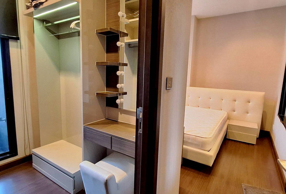 ให้เช่าคอนโดรัชดา ห้วยขวาง : ✨ Rare Item! ให้เช่า Ivy Ampio ห้อง Combine ขนาดใหญ่ สุดหรู 🏙️