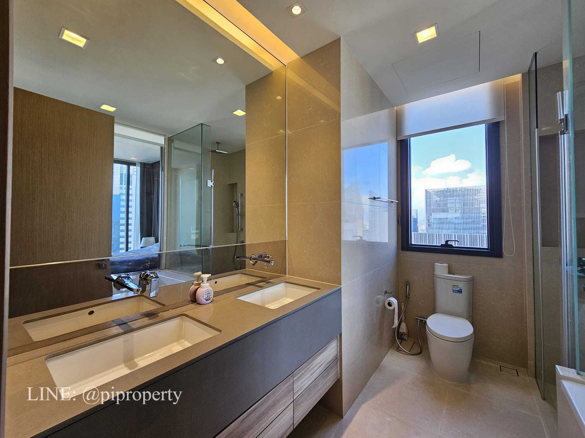 ให้เช่าคอนโดสุขุมวิท อโศก ทองหล่อ : ให้เช่าห้องชุด 2 ห้องนอน ตกแต่งครบครัน ในโครงการ Esee Asoke ทำเลดีเยี่ยมในย่านอโศก ใกล้รถไฟฟ้า BTS และ MRT