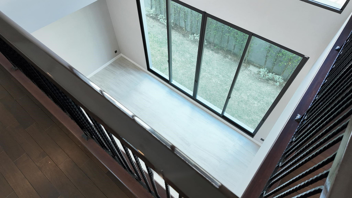 ขายบ้านปิ่นเกล้า จรัญสนิทวงศ์ : Grand Bangkok Boulevard Pinklao-Kanchana บ้านหลังมุมติดสวน ขนาดใหญ่ 620 ตร.ม. Please call: 082-894-4624