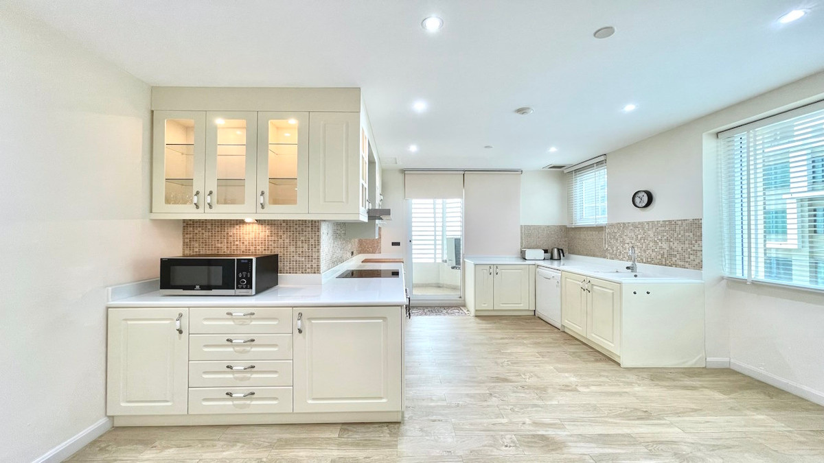 ขายคอนโดสุขุมวิท อโศก ทองหล่อ : Best Price 4BR Condo at Ideal 24 Sukhumvit 24 Near BTS Phrom Phong