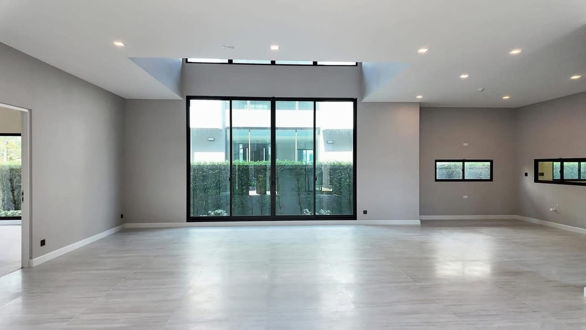 ขายบ้านปิ่นเกล้า จรัญสนิทวงศ์ : Grand Bangkok Boulevard Pinklao-Kanchana บ้านหลังมุมติดสวน ขนาดใหญ่ 620 ตร.ม. Please call: 082-894-4624