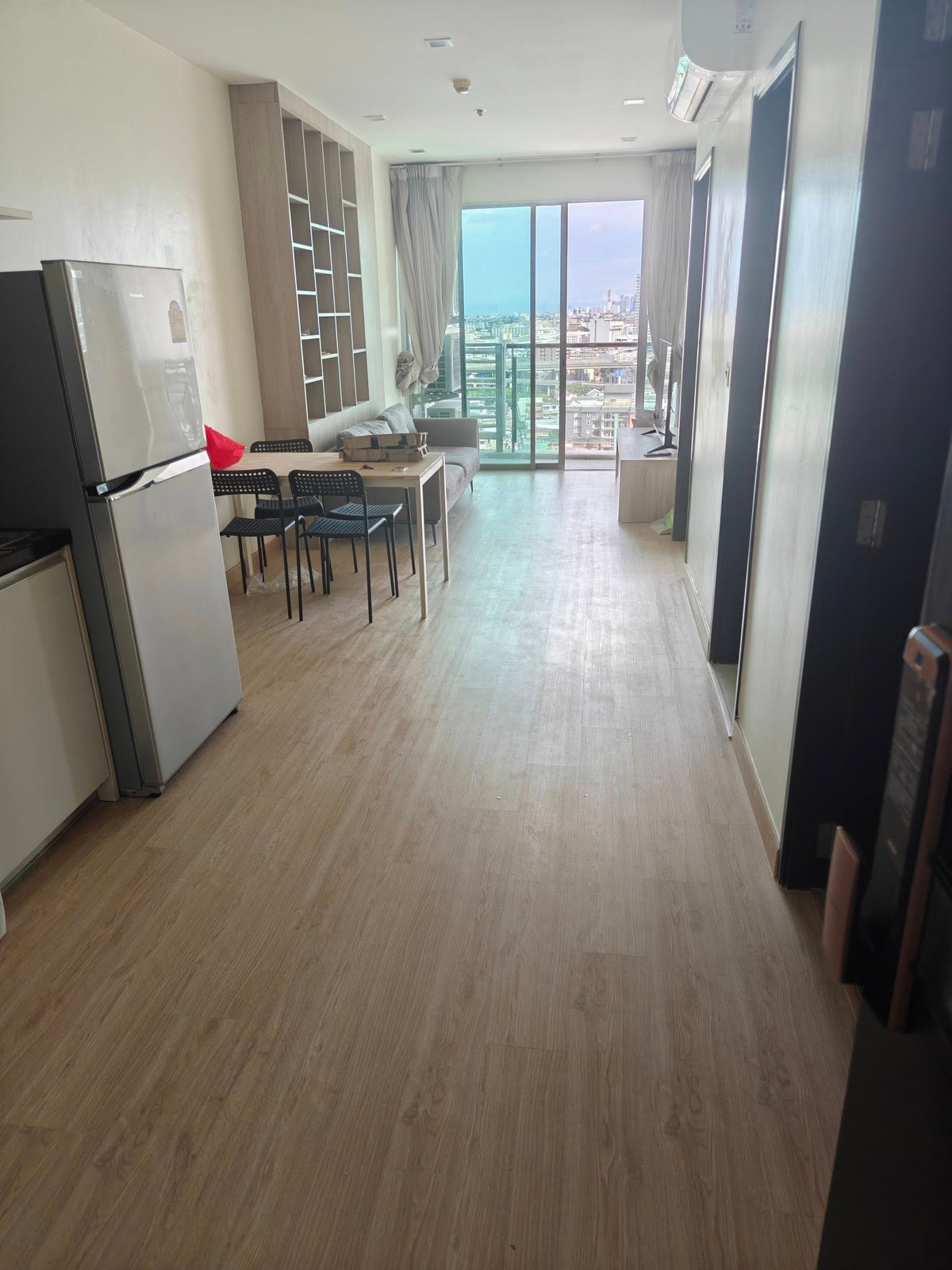 For SaleCondoOnnut, Udomsuk : Sky Walk (Weltz Residences) / Open view, good condition, best price in the market, near BTS Phra Khanong. / 2 bed 60 sq.m.Tel. 0937890899