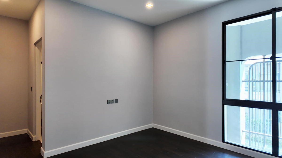 ขายบ้านปิ่นเกล้า จรัญสนิทวงศ์ : Grand Bangkok Boulevard Pinklao-Kanchana บ้านหลังมุมติดสวน ขนาดใหญ่ 620 ตร.ม. Please call: 082-894-4624