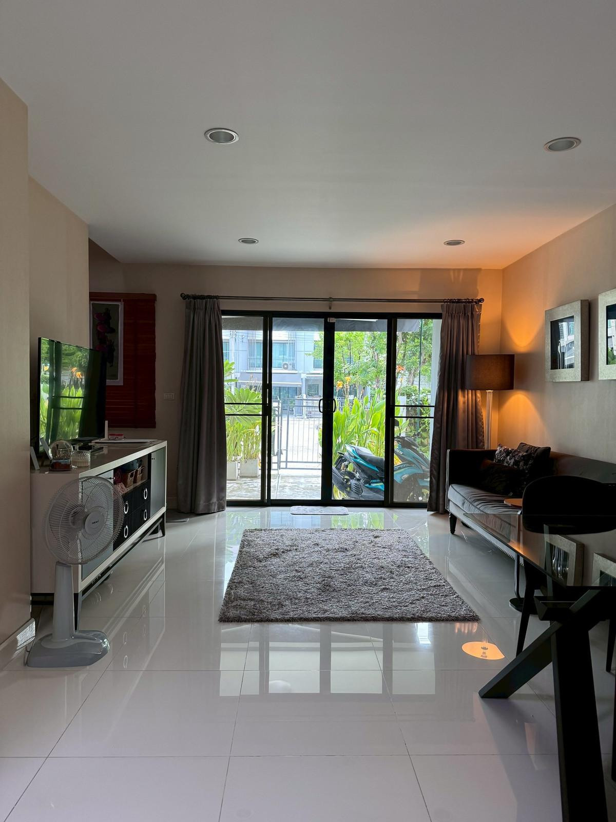 For RentTownhomeRattanathibet, Sanambinna : Townhouse for rent, corner plot, Baan Klang Muang Rattanathibet