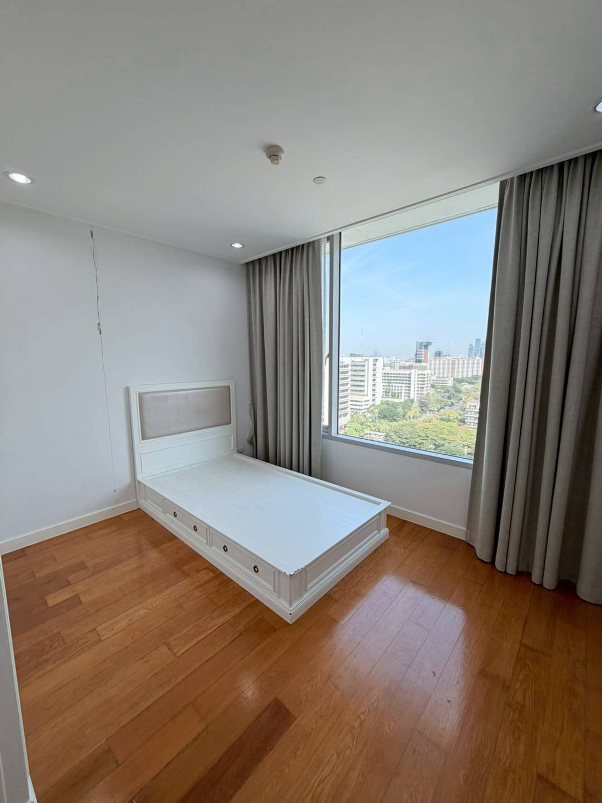 For RentCondoSiam Paragon ,Chulalongkorn,Samyan : Chamchuri Square Residence【𝐑𝐄𝐍𝐓】🔥A room with a sleek, luxurious design and a classic feel; every corner looks expensive!🔥 Contact Line ID: @hacondo